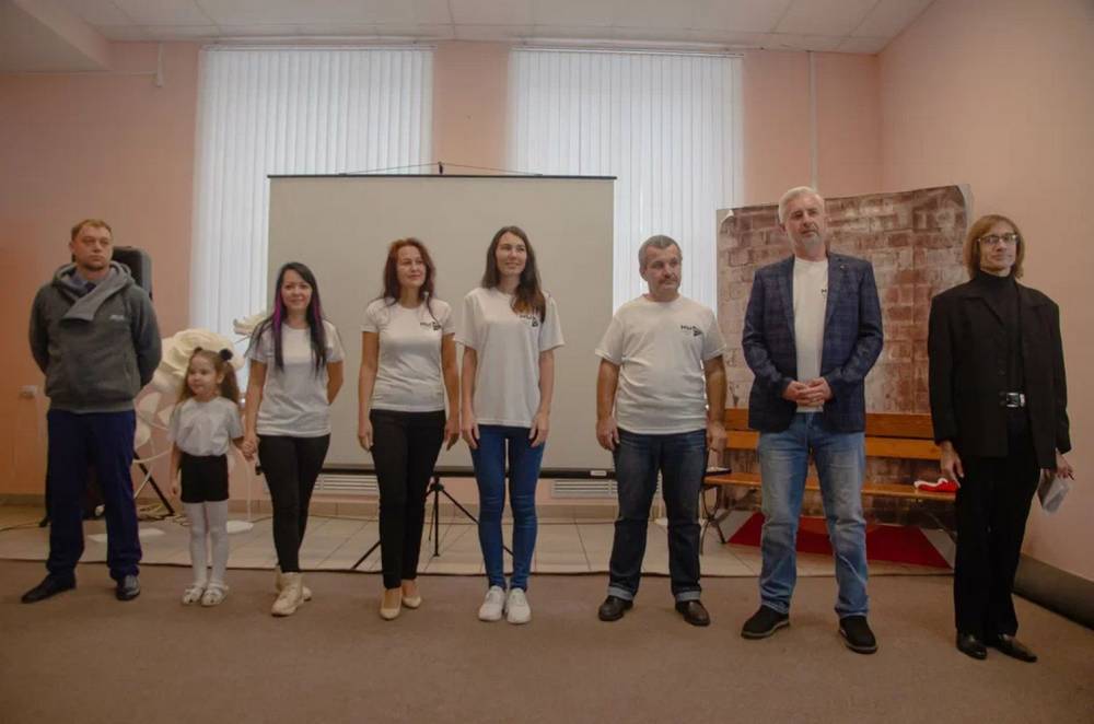 Шоу-программа &laquo;По каналам телевидения&raquo;
