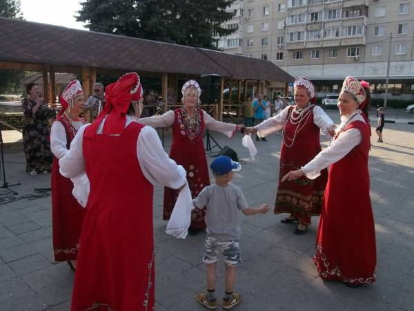 Концертно-развлекательная программа &laquo;Хоровод дружбы&raquo;