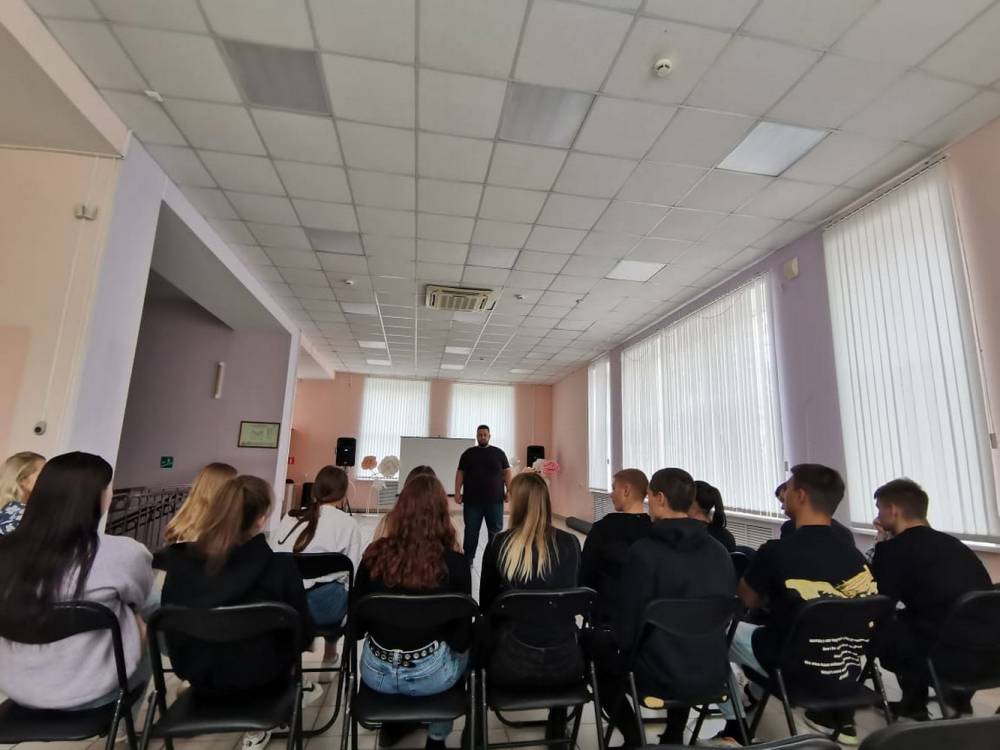 В КЦ &laquo;Аврора&raquo; состоялась встреча с мастером спорта международного класса Василием Салмановым