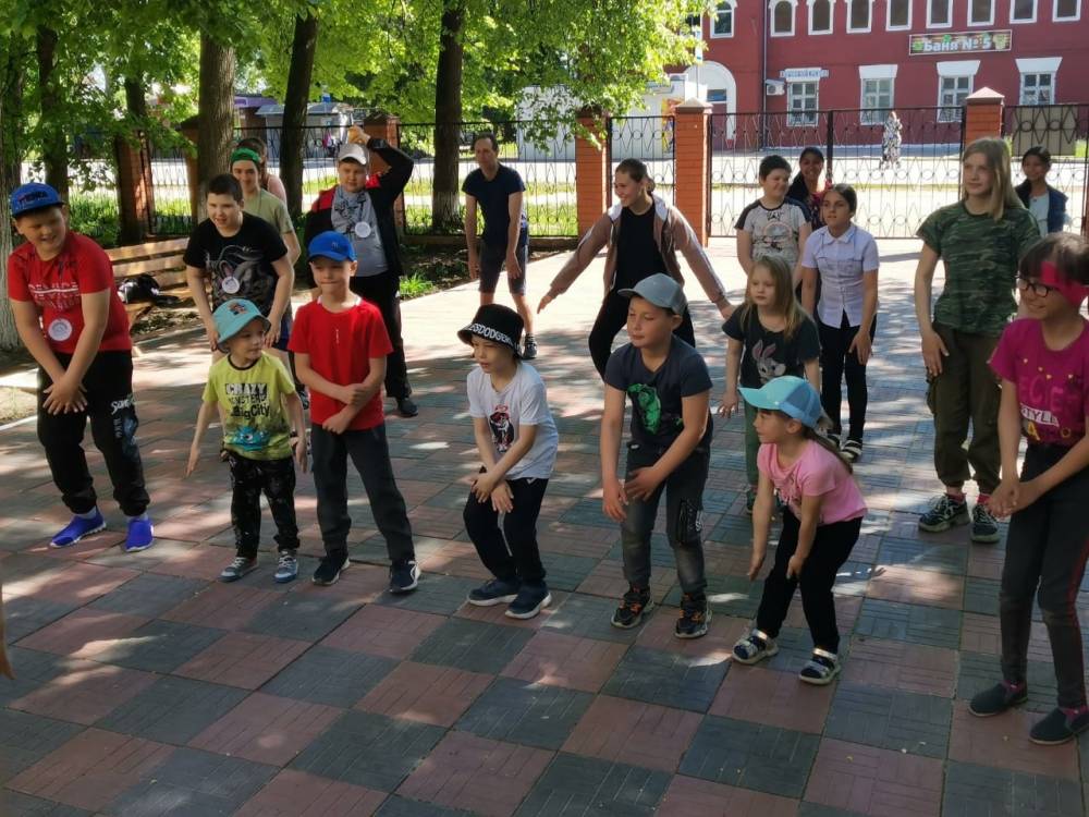 В КЦ &laquo;Аврора&raquo; прошла праздничная игровая программа &laquo;Детство-лучшая пора&raquo;