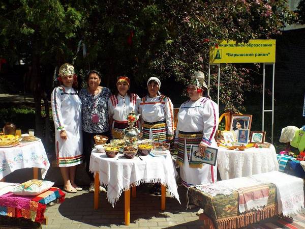 Участие ансамбля русско-эрзянской песни &laquo;Пичечуля&raquo; в Мордовском национальном празднике &laquo;Шумбрат&raquo;