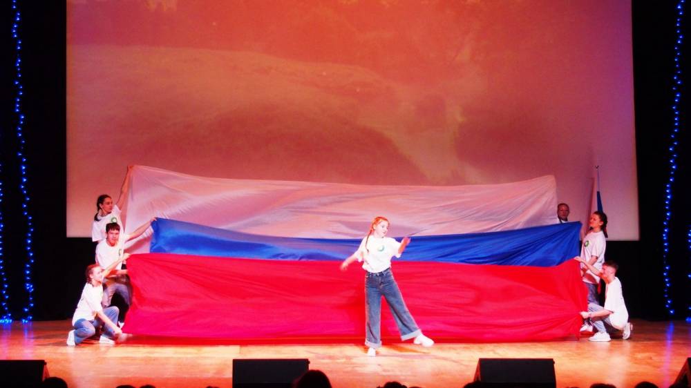 24 октября в ДК &laquo;Руслан&raquo; прошла патриотическая концертная программа &laquo;Гордись историей страны&raquo;!