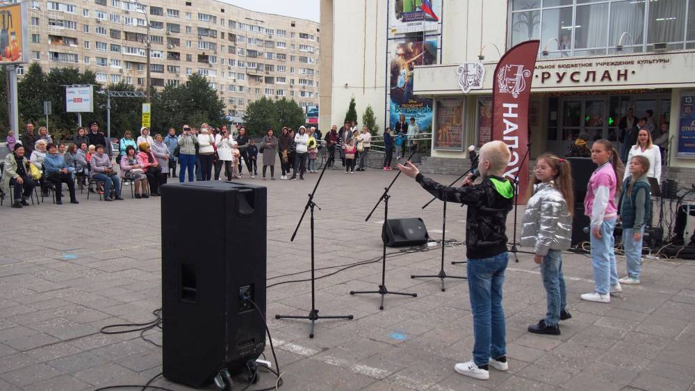 На площади Дворца культуры &laquo;Руслан&raquo; состоялась презентация творческих коллективов учреждения