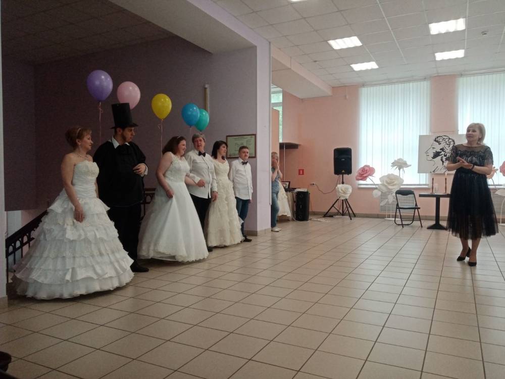 В КЦ &laquo;Аврора&raquo; состоялся литературный пушкинский бал &laquo;Строкою Пушкина воспеты&raquo;