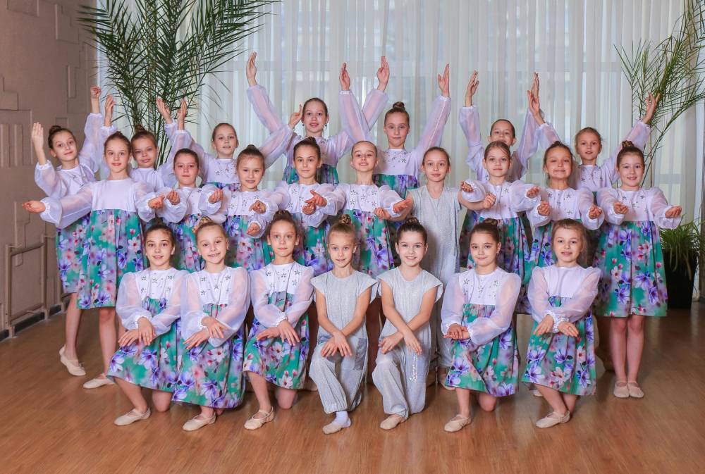 Предлагаем провести выходной с нами, посмотрев концертную программу "За пределами слов"