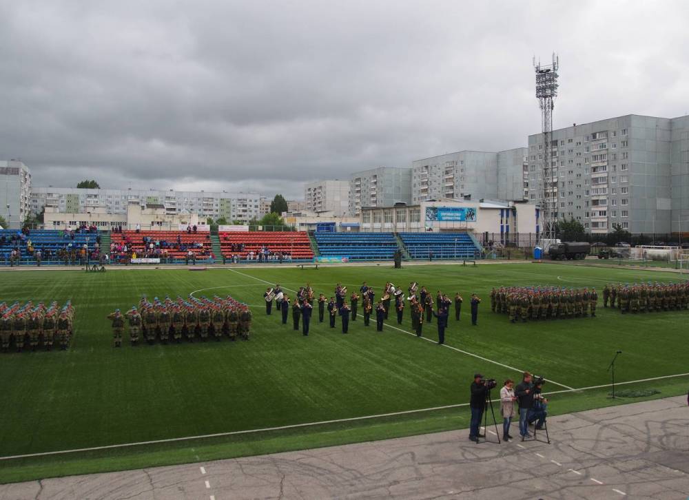 В день ВДВ на стадионе прошёл военно-спортивный праздник