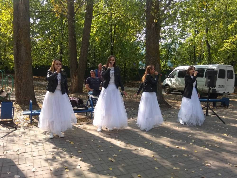 Концертные бригады Дворца культуры &laquo;Руслан поздравили жителей с Днём города