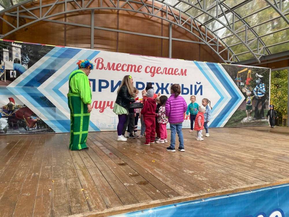 &laquo;В кругу семьи&raquo;: игровая программа в парке &laquo;Прибрежный&raquo; стала ярким событием Дня семейного общения в Ульяновской области