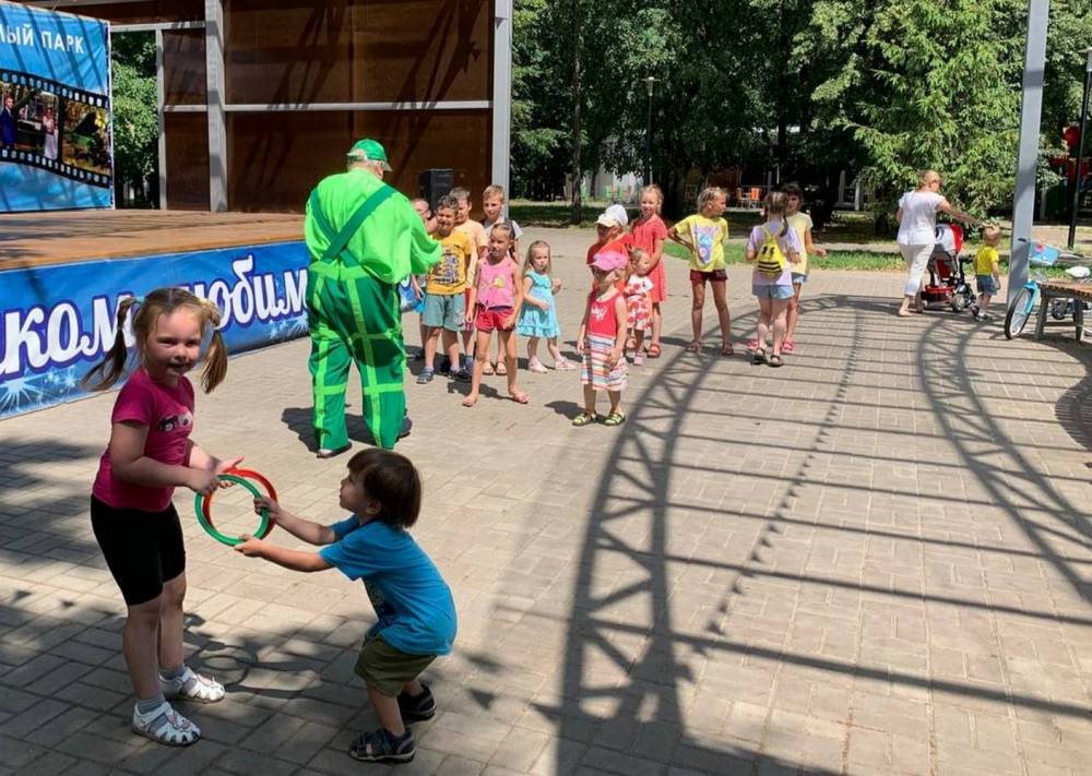 В парке "Прибрежный" состоялась концертно-развлекательная программа "Дружная семья"