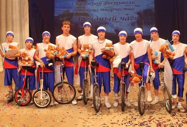 Участие народного коллектива цирковой студии &laquo;Калейдоскоп&raquo; в XXI Международном фестивале-конкурсе детского  и юношеского творчества &laquo;Париж, я тебя люблю!&raquo; в г. Париж, Франция